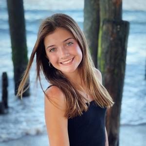 Meet your Posher, Carolina